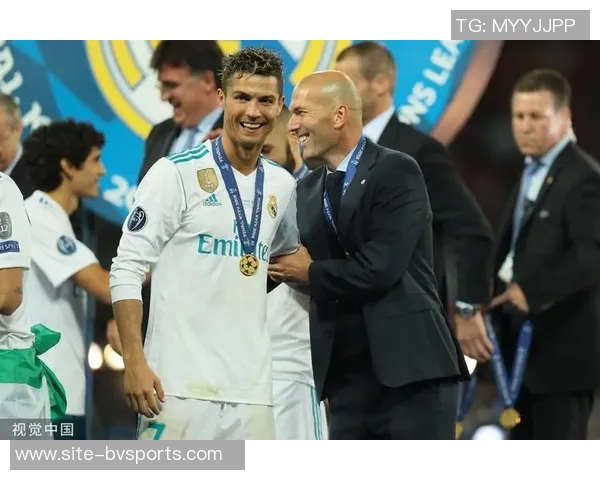 梅西荣膺FIFA年度最佳球员八次创纪录C罗紧随其后齐达内和罗纳尔多并列第三