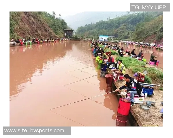 西蒙斯热爱钓鱼运动以真诚信仰推广钓鱼文化