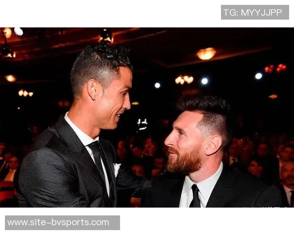 特朗普白宫新风尚与C罗合影高调挂墙引发热议